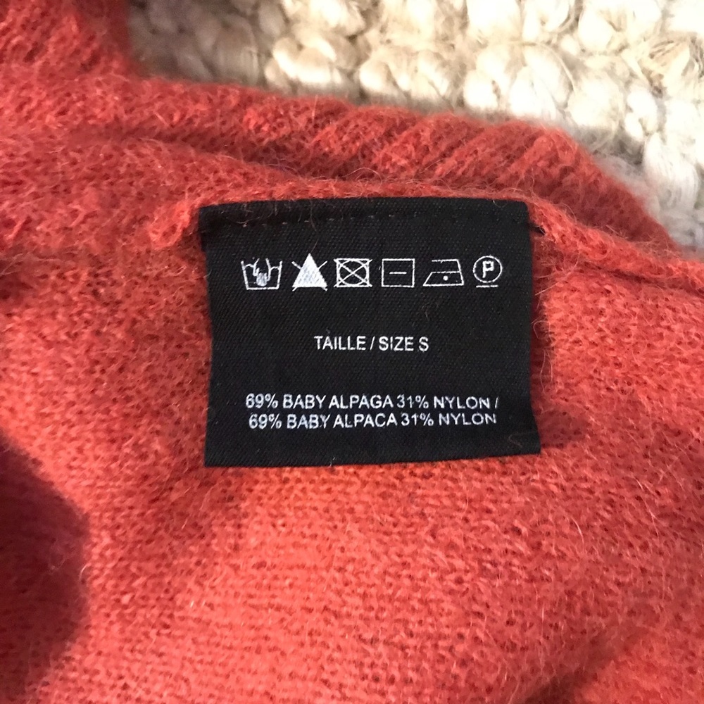 Red sweater with Ruffle - Picture 3 of 3